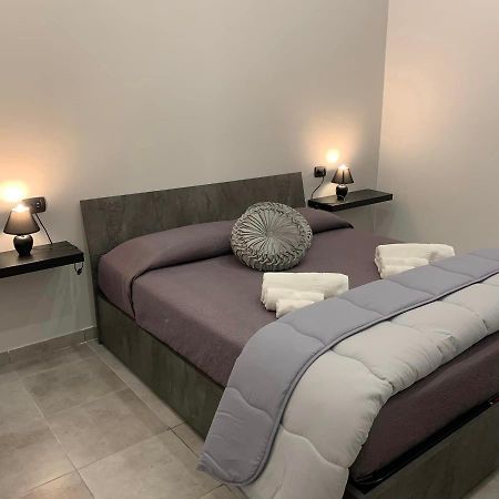 Miris Apartment Fast Comfortable Naples Airport Capodichino 25 Minutes Walk Self Check-In Екстериор снимка