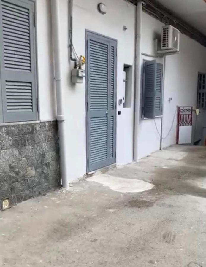 Miris Apartment Fast Comfortable Naples Airport Capodichino 25 Minutes Walk Self Check-In Екстериор снимка