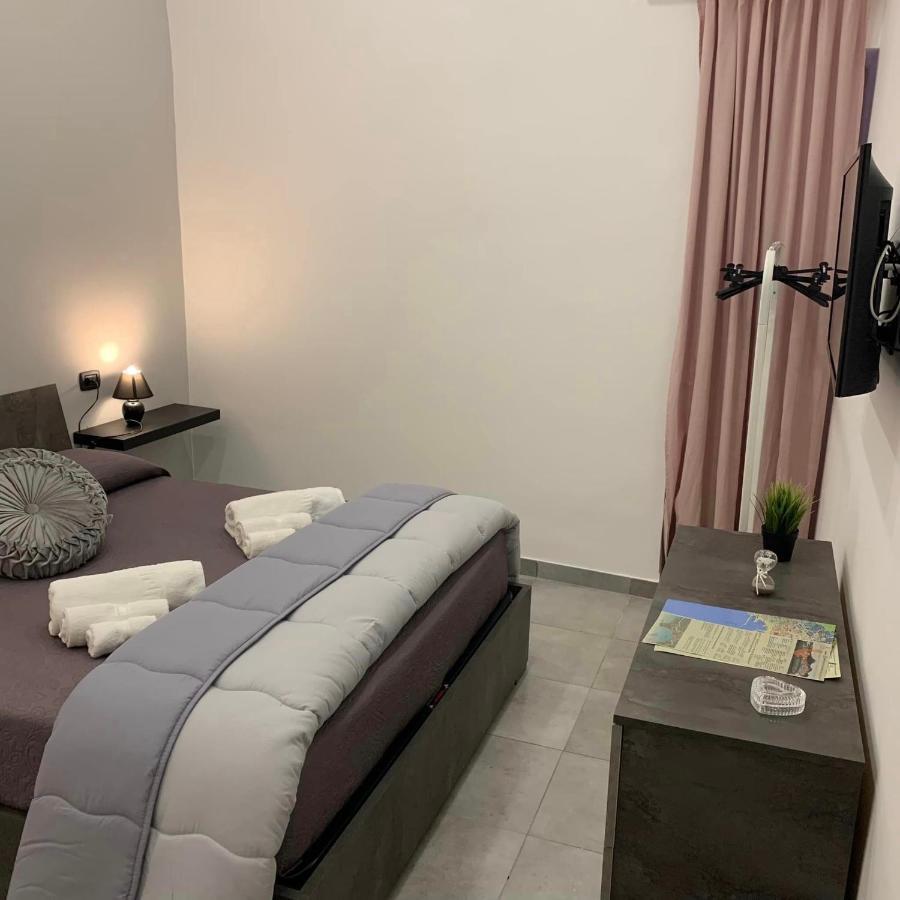 Miris Apartment Fast Comfortable Naples Airport Capodichino 25 Minutes Walk Self Check-In Екстериор снимка