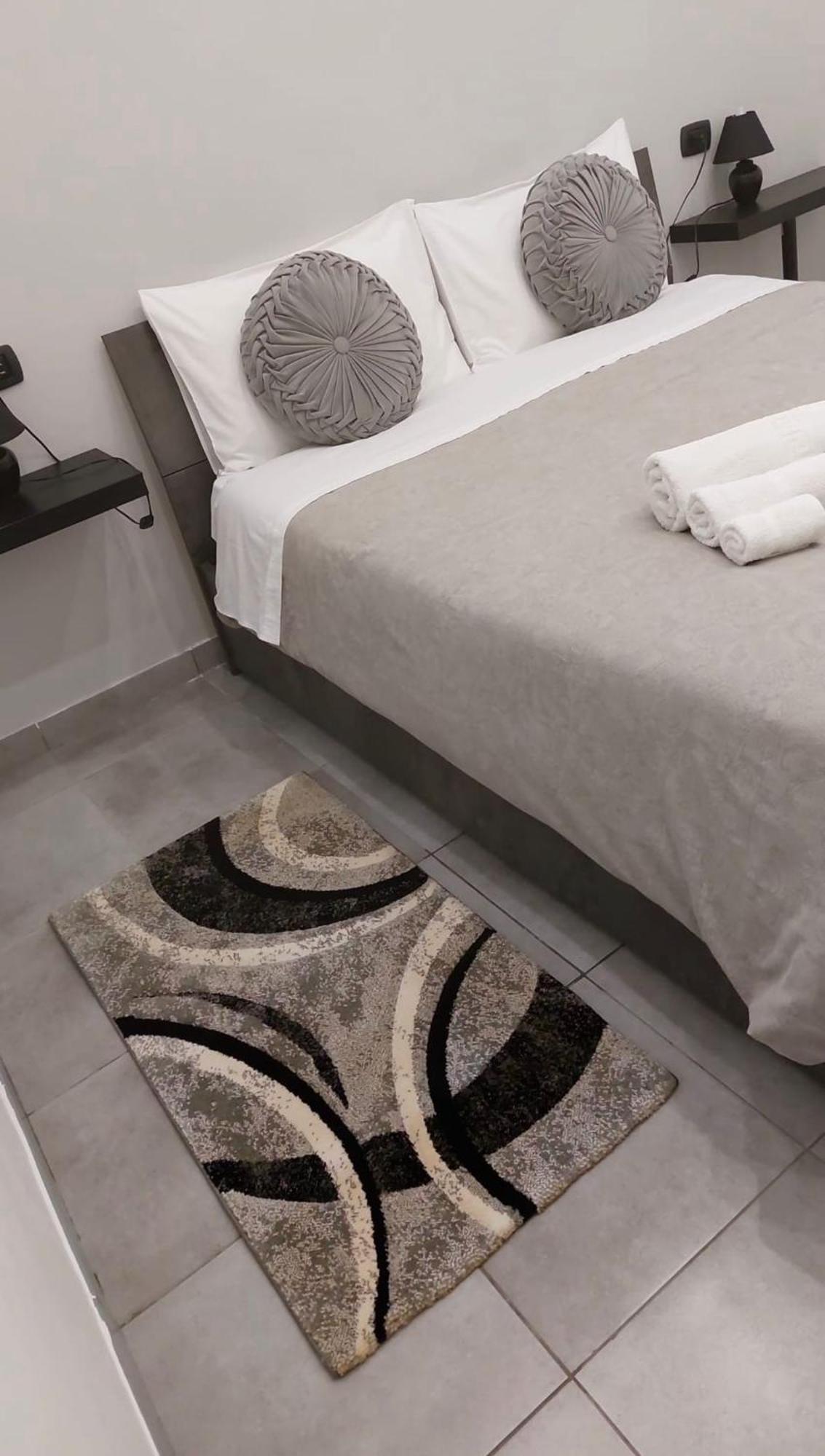 Miris Apartment Fast Comfortable Naples Airport Capodichino 25 Minutes Walk Self Check-In Екстериор снимка